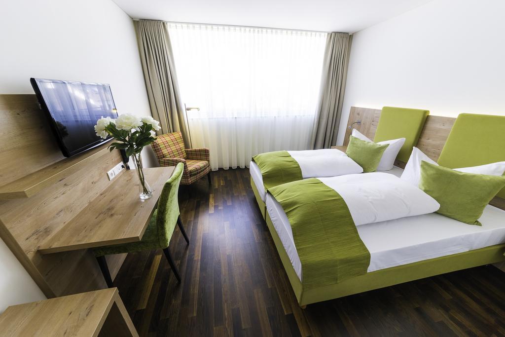 Hotel Rheingold Gailingen Rom bilde