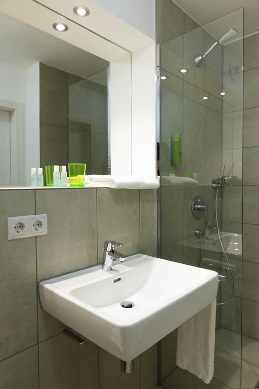 Hotel Rheingold Gailingen Rom bilde