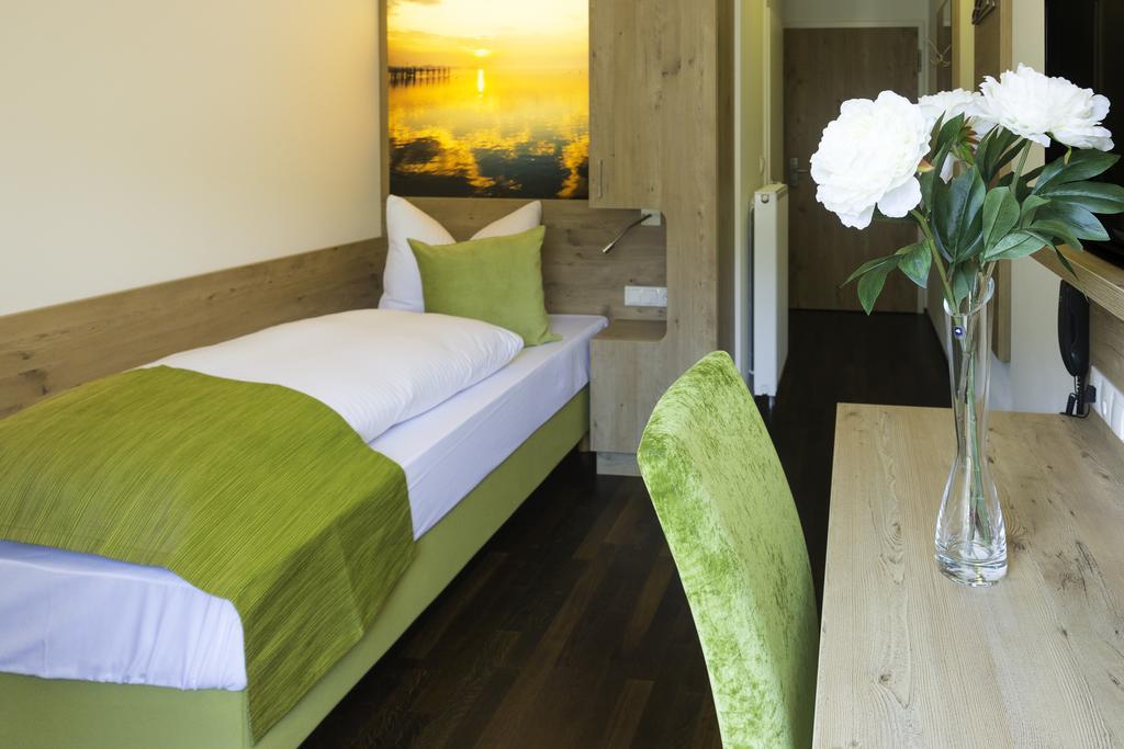 Hotel Rheingold Gailingen Rom bilde
