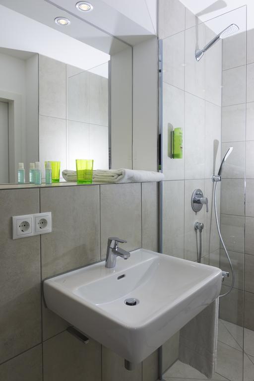 Hotel Rheingold Gailingen Rom bilde