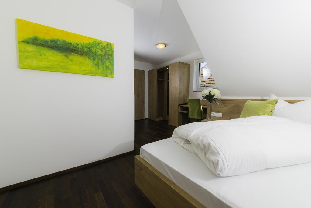 Hotel Rheingold Gailingen Rom bilde